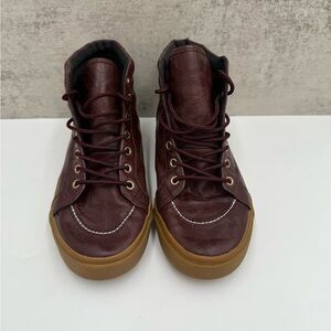 Boys Youth Size 4 Brown Lace-Up Boots Gum Sole Very Good Condition